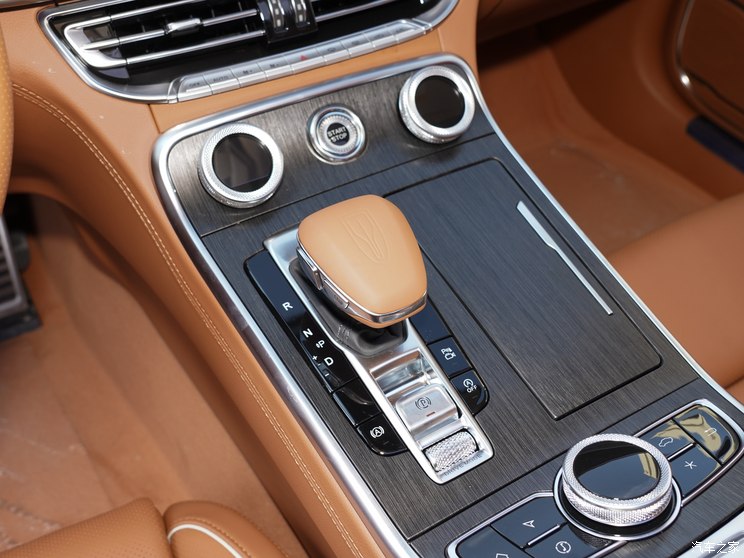 一汽红旗 红旗H9 2023款 2.0T 智联旗享版 一汽红旗 红旗H9 2023款 2.0T 智联旗享版