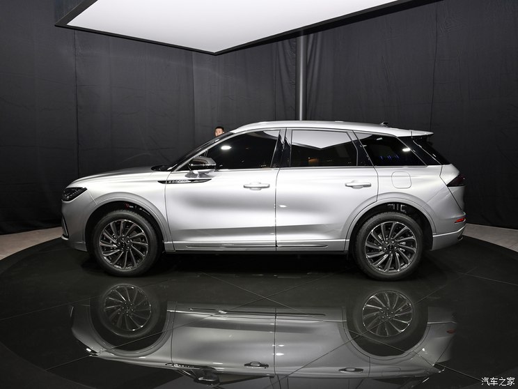 长安林肯 冒险家 2023款 混动基本型 长安林肯 冒险家 2023款 混动基本型