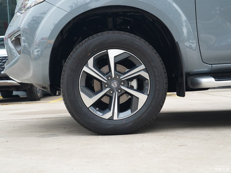 郑州日产 帕拉丁 2023款 2.0T 四驱智享型 郑州日产 帕拉丁 2023款 2.0T 四驱智享型