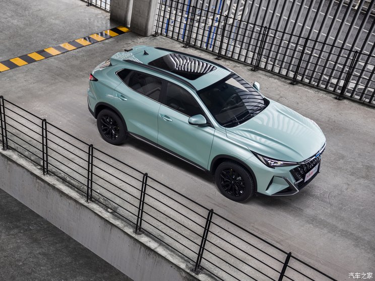 长安汽车 长安欧尚X5 PLUS 2023款 1.5T DCT先锋型 律动版 长安汽车 长安欧尚X5 PLUS 2023款 1.5T DCT先锋型 律动版