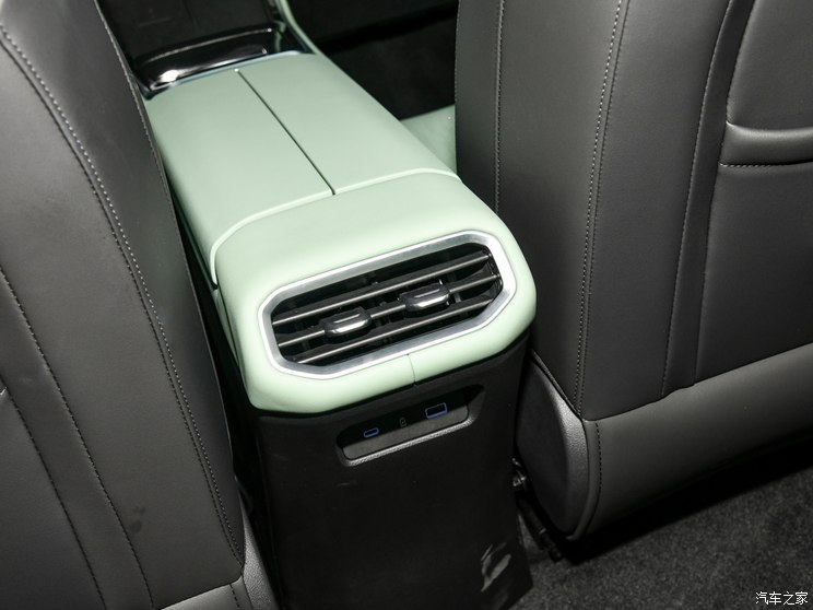 睿蓝汽车 睿蓝7 2023款 605km 猎光 睿蓝汽车 睿蓝7 2023款 605km 猎光