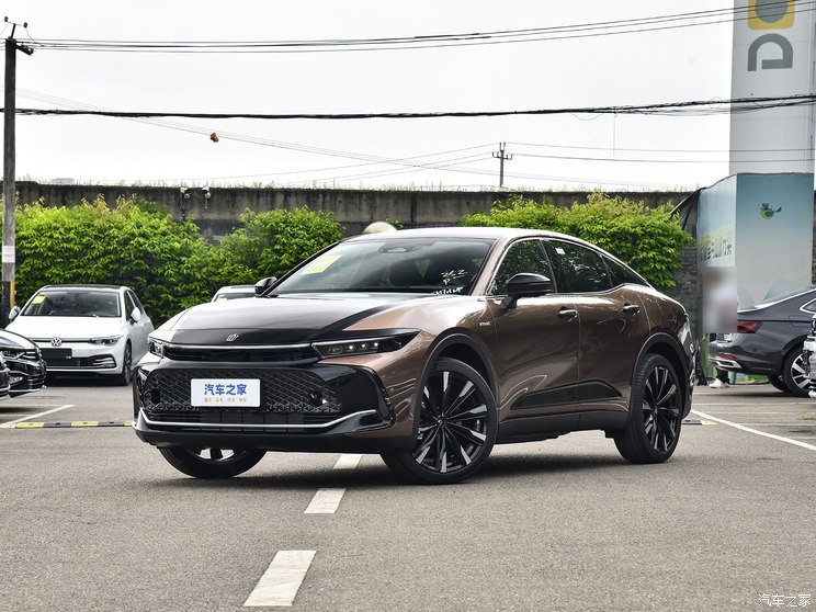 丰田(进口) 皇冠(进口) 2023款 2.4T SportCross HEV四驱至尊版 丰田(进口) 皇冠(进口) 2023款 2.4T SportCross HEV四驱至尊版