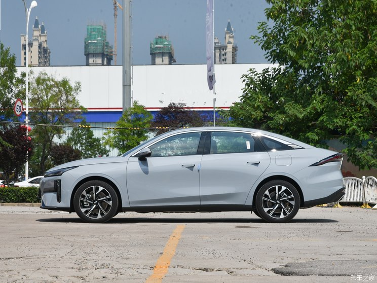 吉利汽车 银河L6 2023款 125km 星舰 吉利汽车 银河L6 2023款 125km 星舰