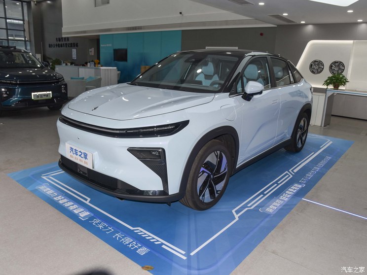 睿蓝汽车 睿蓝7 2023款 605km 猎光 睿蓝汽车 睿蓝7 2023款 605km 猎光