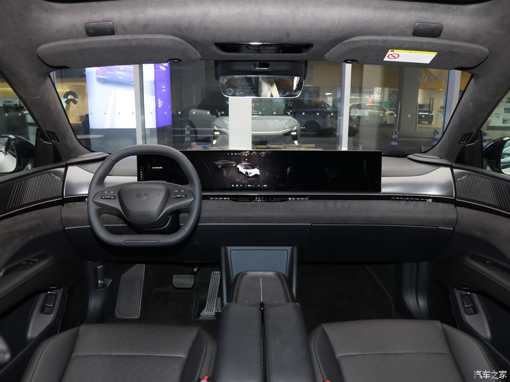 吉利汽车 极越01 2023款 性能版 吉利汽车 极越01 2023款 性能版