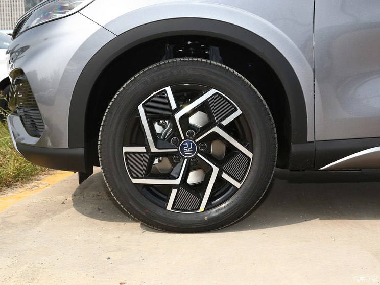 比亚迪 元PLUS 2023款 冠军版 510KM 超越型 比亚迪 元PLUS 2023款 冠军版 510KM 超越型