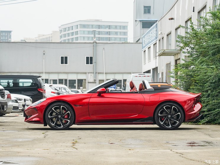 上汽集团 MG Cyberster 2023款 两驱版 250kW 上汽集团 MG Cyberster 2023款 两驱版 250kW