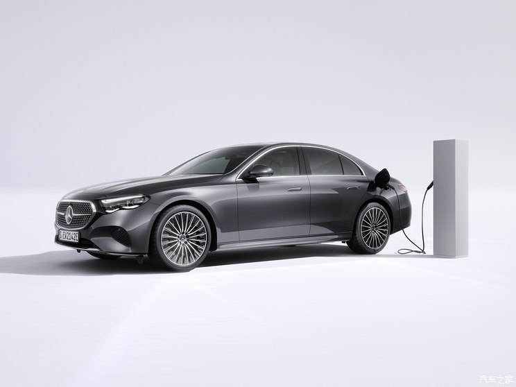 奔驰(进口) 奔驰E级新能源(进口) 2024款 E 300 e Avantgarde Line 欧洲版 奔驰(进口) 奔驰E级新能源(进口) 2024款 E 300 e Avantgarde Line 欧洲版