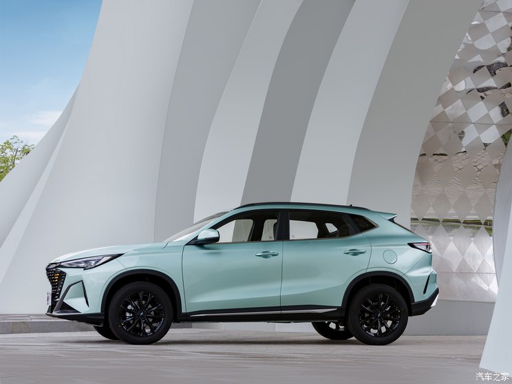 长安汽车 长安欧尚X5 PLUS 2023款 1.5T DCT先锋型 律动版 长安汽车 长安欧尚X5 PLUS 2023款 1.5T DCT先锋型 律动版