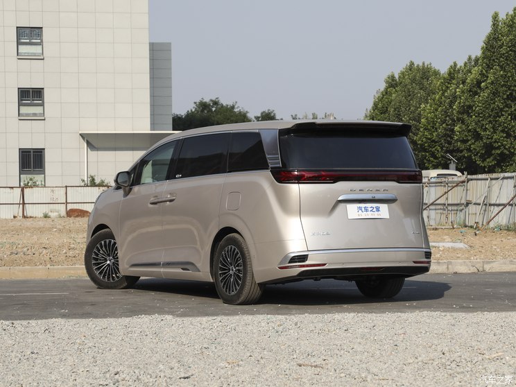 腾势汽车 腾势D9 2022款 EV 600 四驱旗舰型 腾势汽车 腾势D9 2022款 EV 600 四驱旗舰型