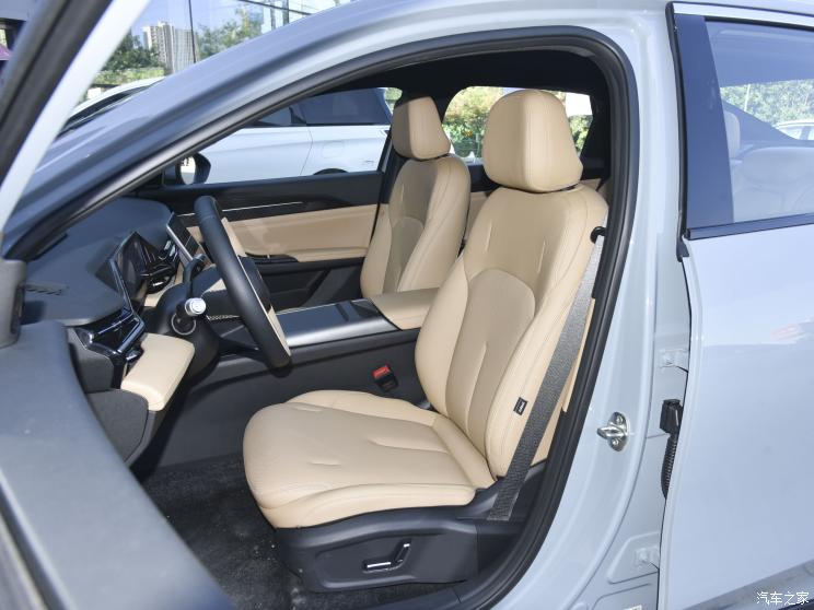 吉利汽车 银河L6 2023款 125km 星舰 吉利汽车 银河L6 2023款 125km 星舰