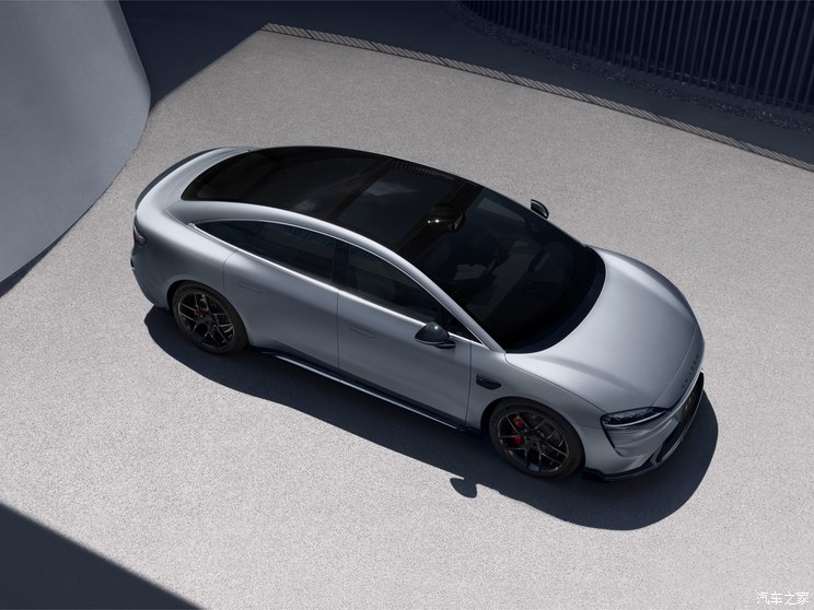 智界汽车 智界S7 2023款 双电机 智界汽车 智界S7 2023款 双电机