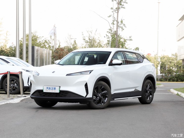 东风乘用车 SKY EV01 2023款 445km PRO 东风乘用车 SKY EV01 2023款 445km PRO