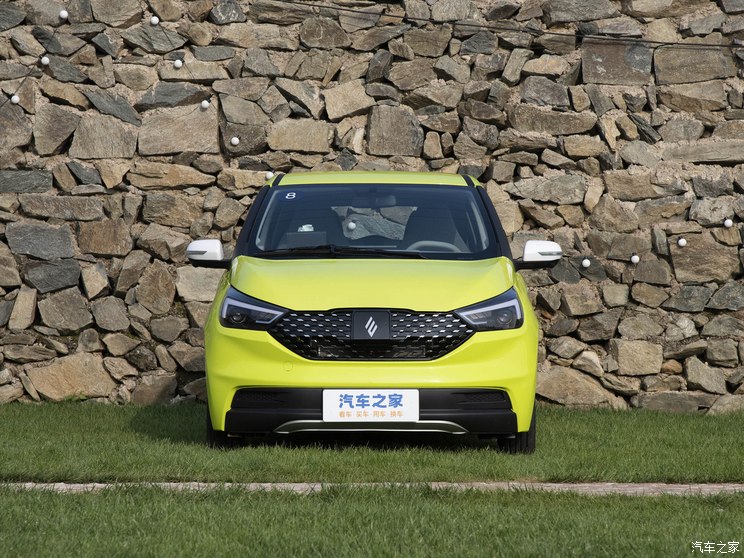 江铃集团新能源 易至EV3 2023款 320KM 青春豪华版 江铃集团新能源 易至EV3 2023款 320KM 青春豪华版