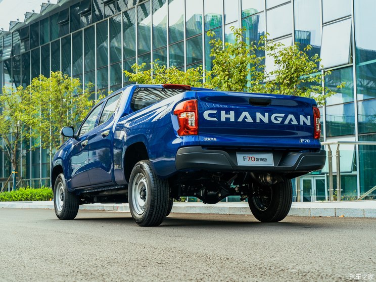 长安汽车 长安F70 2023款 蓝鲸版 2.0T汽油自动两驱创富型 长轴 长安汽车 长安F70 2023款 蓝鲸版 2.0T汽油自动两驱创富型 长轴