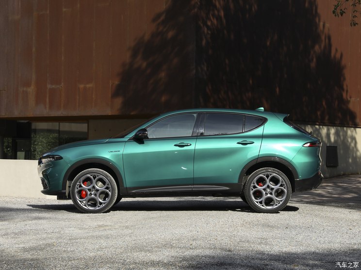 阿尔法・罗密欧 Tonale托纳利 2023款 高配 阿尔法・罗密欧 Tonale托纳利 2023款 高配