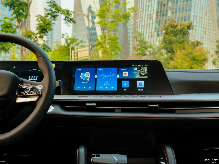 长安汽车 长安F70 2023款 蓝鲸版 2.0T汽油自动两驱创富型 长轴 长安汽车 长安F70 2023款 蓝鲸版 2.0T汽油自动两驱创富型 长轴