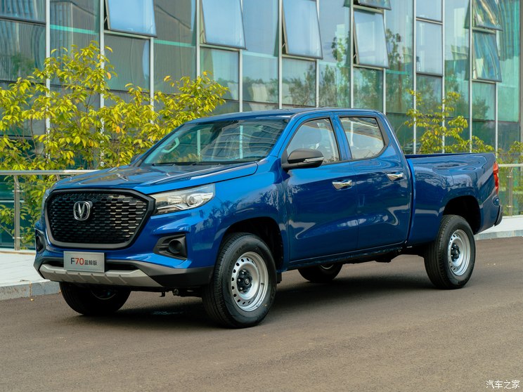 长安汽车 长安F70 2023款 蓝鲸版 2.0T汽油自动两驱创富型 长轴 长安汽车 长安F70 2023款 蓝鲸版 2.0T汽油自动两驱创富型 长轴