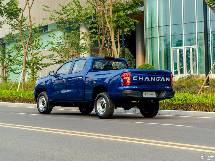 长安汽车 长安F70 2023款 蓝鲸版 2.0T汽油自动两驱创富型 长轴 长安汽车 长安F70 2023款 蓝鲸版 2.0T汽油自动两驱创富型 长轴