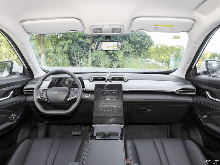 东风乘用车 SKY EV01 2023款 445km PRO 东风乘用车 SKY EV01 2023款 445km PRO