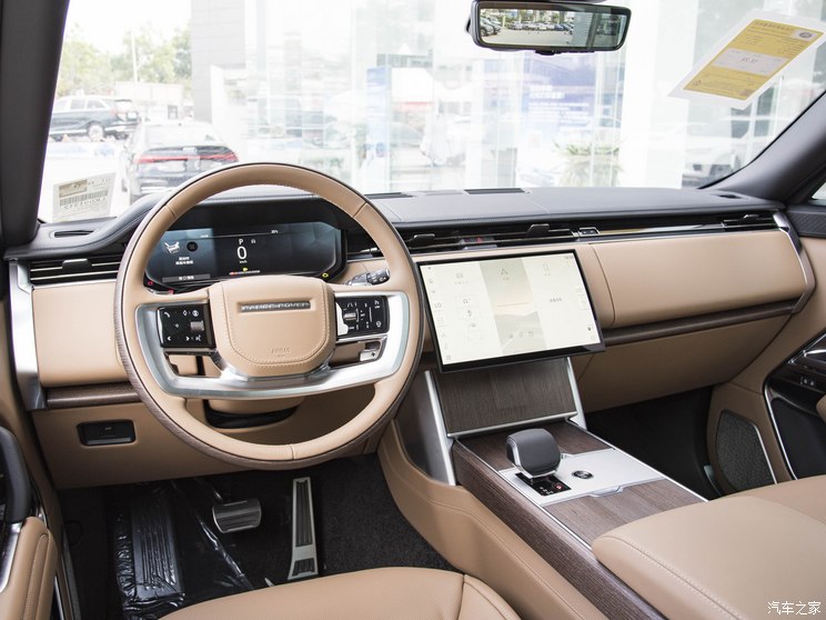 路虎(进口) 揽胜 2024款 3.0 L6 400PS 典范加长版 路虎(进口) 揽胜 2024款 3.0 L6 400PS 典范加长版