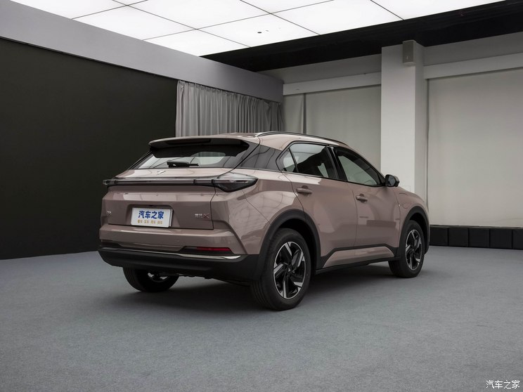 合众汽车 哪吒X 2023款 500 合众汽车 哪吒X 2023款 500