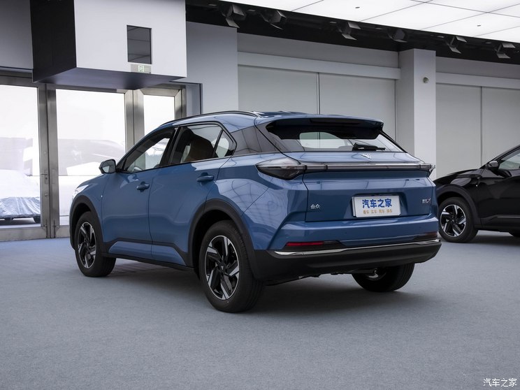 合众汽车 哪吒X 2023款 基本型 合众汽车 哪吒X 2023款 基本型