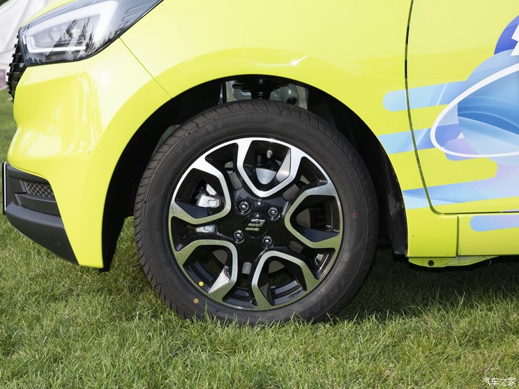 江铃集团新能源 易至EV3 2023款 青春版 320KM 豪华版 江铃集团新能源 易至EV3 2023款 青春版 320KM 豪华版