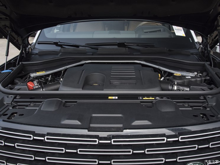 路虎(进口) 揽胜 2024款 3.0 L6 400PS 典范加长版 路虎(进口) 揽胜 2024款 3.0 L6 400PS 典范加长版
