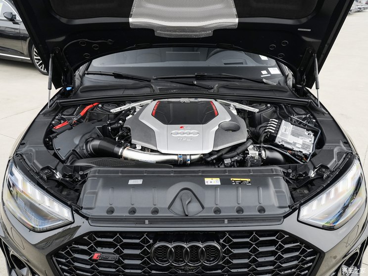 Audi Sport 奥迪RS 4 2023款 RS4 Avant 黑曜版 Audi Sport 奥迪RS 4 2023款 RS4 Avant 黑曜版