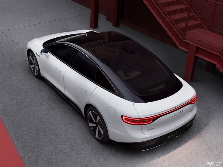 智界汽车 智界S7 2023款 双电机 智界汽车 智界S7 2023款 双电机