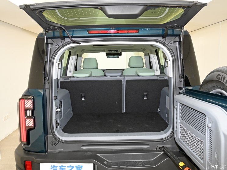 北京越野 北京BJ40 2024款 2.0T 城市猎人版 高配 北京越野 北京BJ40 2024款 2.0T 城市猎人版 高配