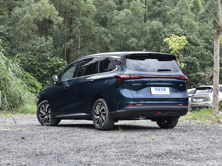 东风风行 风行游艇 2023款 1.5T DCT星空旗舰版 东风风行 风行游艇 2023款 1.5T DCT星空旗舰版