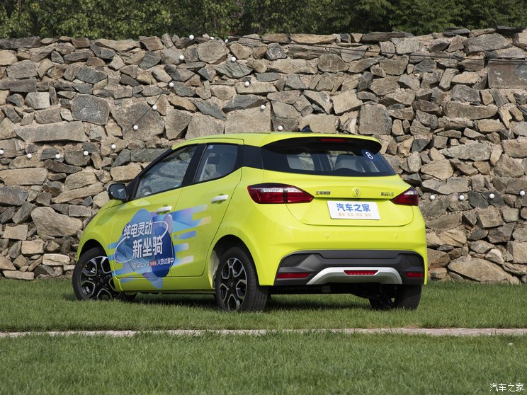 江铃集团新能源 易至EV3 2023款 320KM 青春豪华版 江铃集团新能源 易至EV3 2023款 320KM 青春豪华版