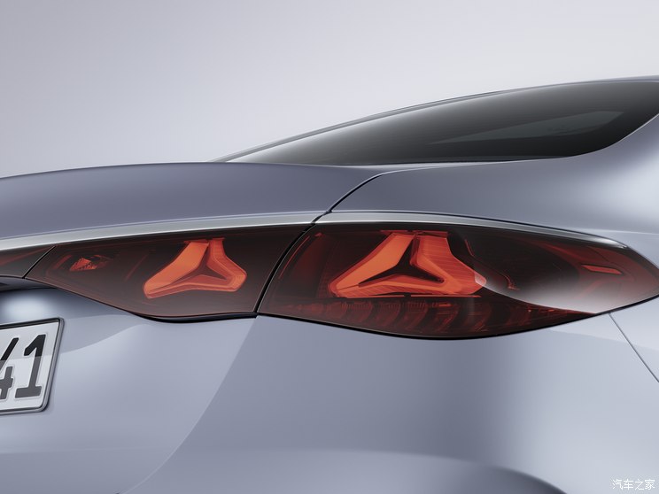 奔驰(进口) 奔驰E级(进口) 2024款 E 200 AMG Line 欧洲版 奔驰(进口) 奔驰E级(进口) 2024款 E 200 AMG Line 欧洲版