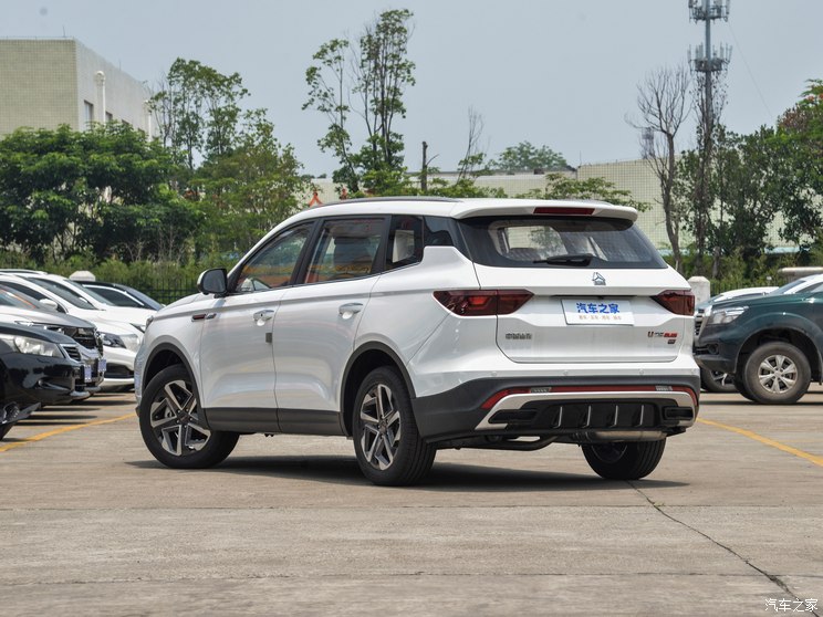 中国重汽VGV VGV U75PLUS 2023款 2.0TGDI 奇趣山地版 7座 中国重汽VGV VGV U75PLUS 2023款 2.0TGDI 奇趣山地版 7座