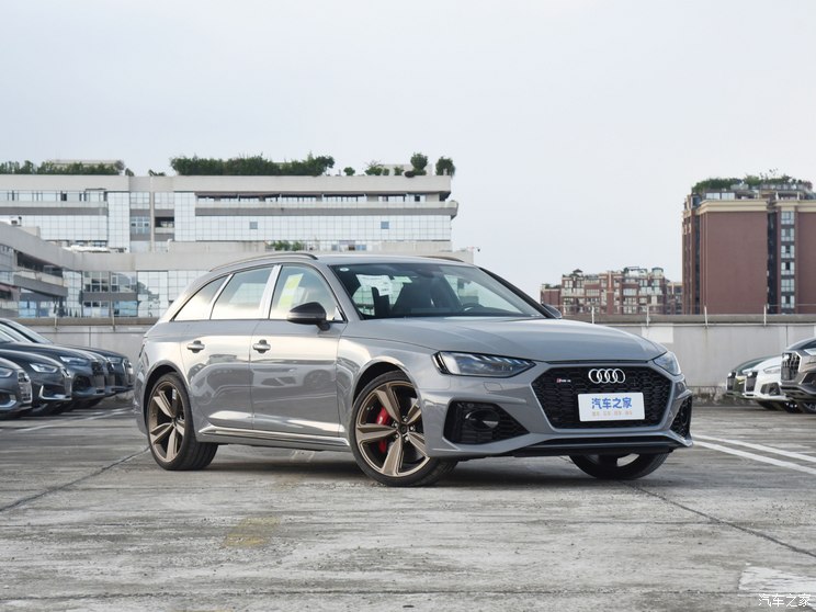 Audi Sport 奥迪RS 4 2023款 RS4 Avant 暗金版 Audi Sport 奥迪RS 4 2023款 RS4 Avant 暗金版