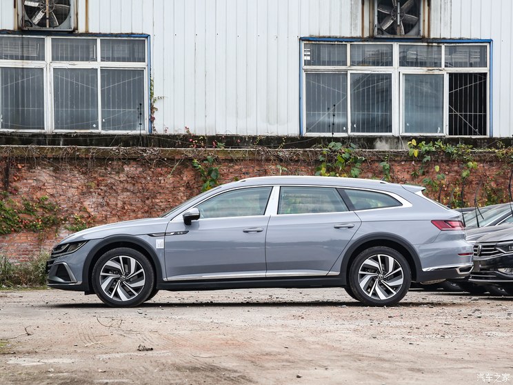 一汽-大众 一汽-大众CC 2023款 猎装车 330TSI 猎目版 一汽-大众 一汽-大众CC 2023款 猎装车 330TSI 猎目版