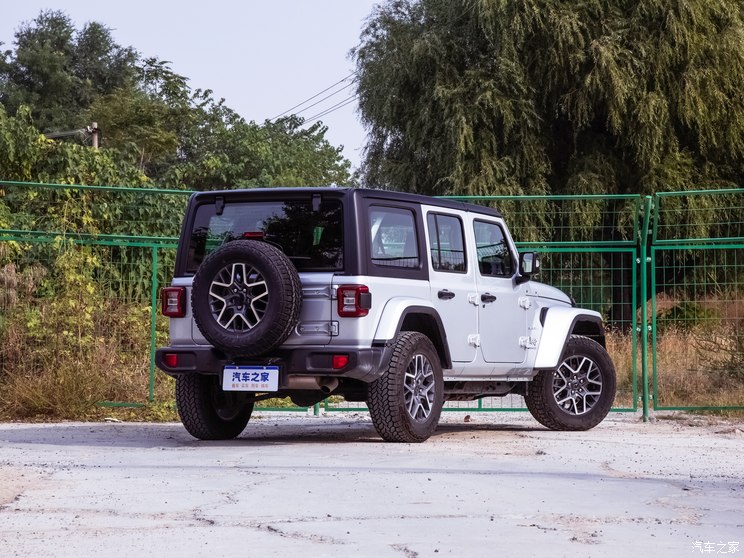Jeep(进口) 牧马人 2024款 2.0T 撒哈拉四门版 Jeep(进口) 牧马人 2024款 2.0T 撒哈拉四门版
