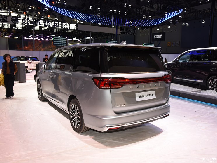 江汽集团 瑞风RF8 2023款 2.0T 高配版 江汽集团 瑞风RF8 2023款 2.0T 高配版