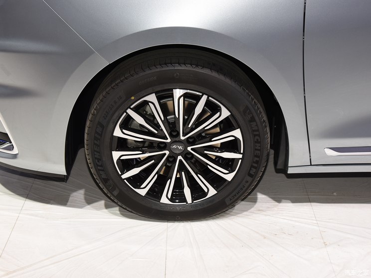 江汽集团 瑞风RF8 2023款 2.0T 高配版 江汽集团 瑞风RF8 2023款 2.0T 高配版