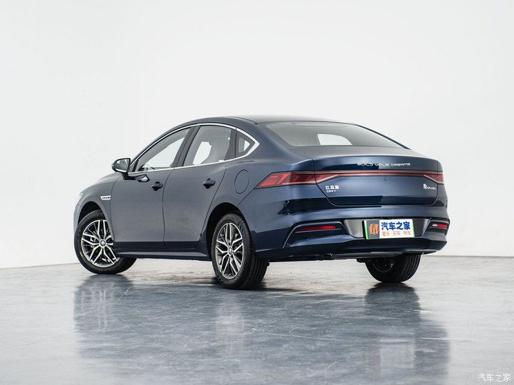 比亚迪 秦PLUS 2023款 冠军版 DM-i 120KM卓越型 比亚迪 秦PLUS 2023款 冠军版 DM-i 120KM卓越型