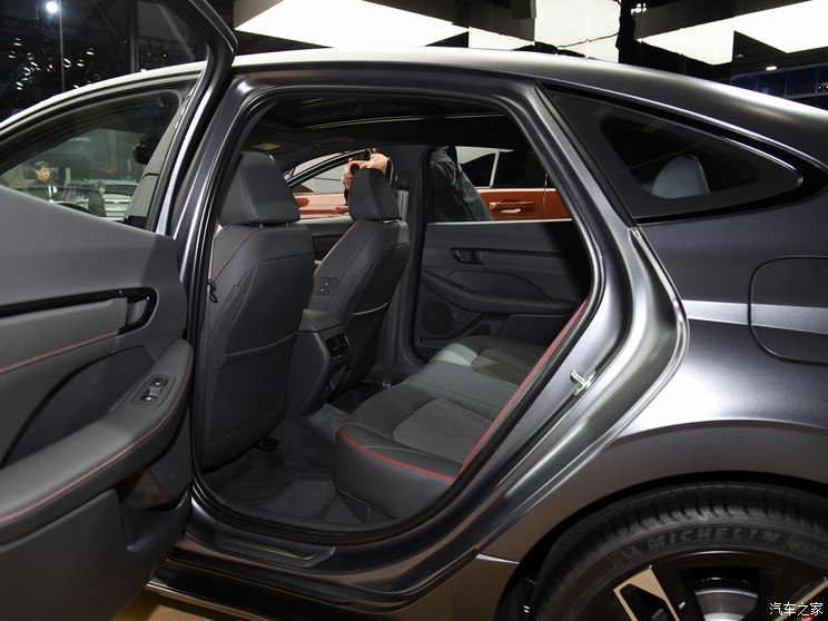 北京现代 索纳塔 2024款 2.0T N Line 高配版 北京现代 索纳塔 2024款 2.0T N Line 高配版