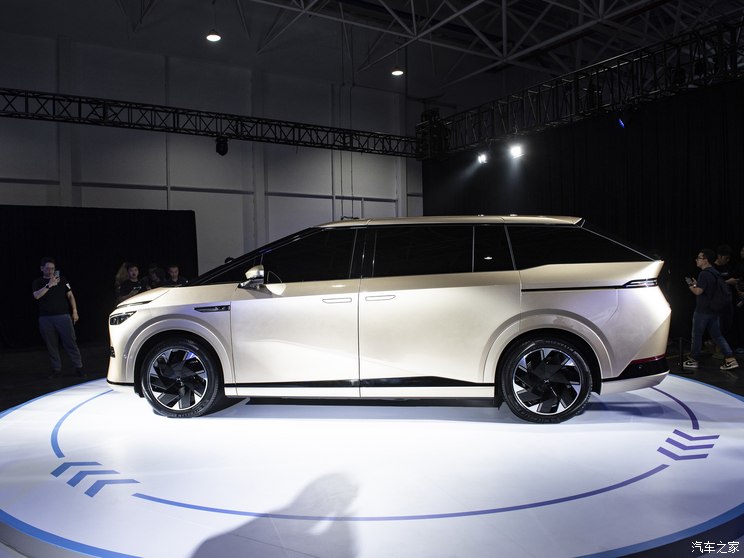 小鹏汽车 小鹏X9 2023款 四驱 三元锂 小鹏汽车 小鹏X9 2023款 四驱 三元锂