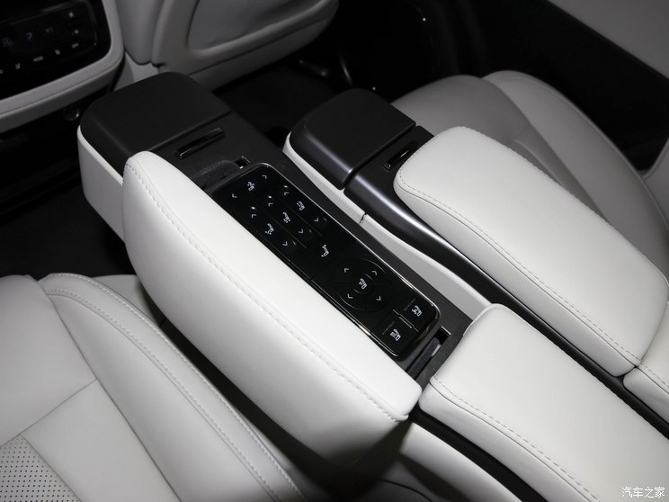 极石汽车 极石01 2023款 尊享6座版 极石汽车 极石01 2023款 尊享6座版