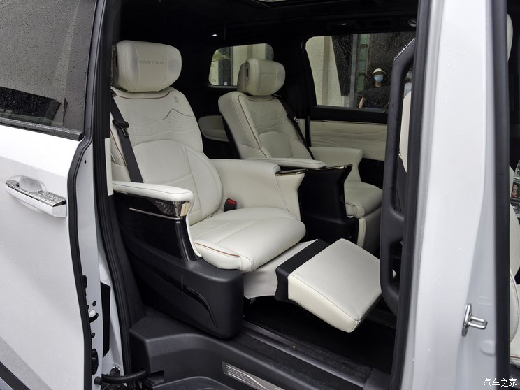 广汽乘用车 传祺M8 2023款 宗师系列 400T 自动旗舰 广汽乘用车 传祺M8 2023款 宗师系列 400T 自动旗舰