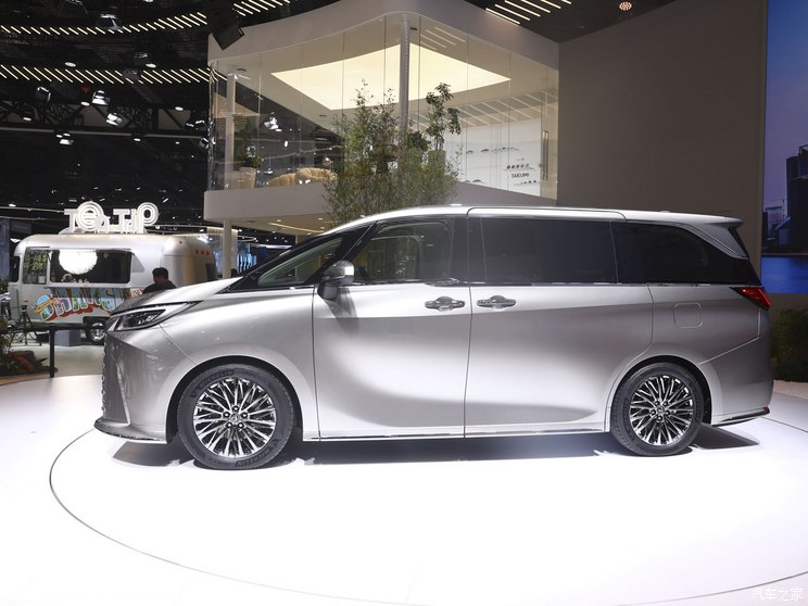 雷克萨斯 雷克萨斯LM 2023款 500h 四座御世版 雷克萨斯 雷克萨斯LM 2023款 500h 四座御世版