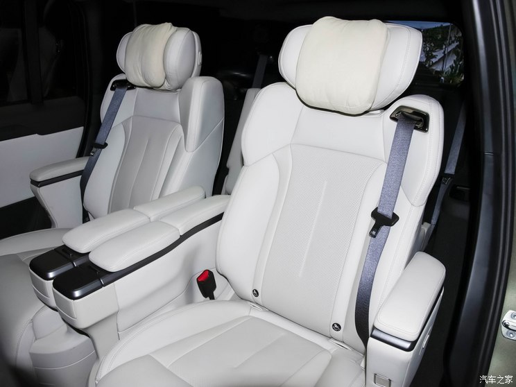 极石汽车 极石01 2023款 尊享6座版 极石汽车 极石01 2023款 尊享6座版