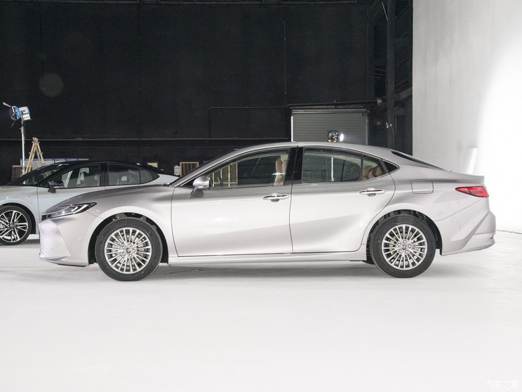 广汽丰田 凯美瑞 2024款 2.0L 高配 广汽丰田 凯美瑞 2024款 2.0L 高配