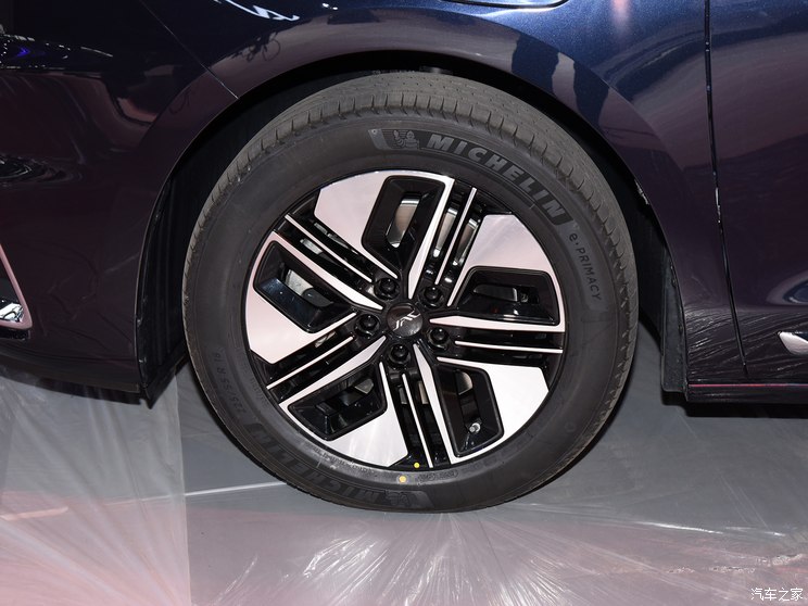 江汽集团 瑞风RF8 PHEV 2023款 量产版 江汽集团 瑞风RF8 PHEV 2023款 量产版